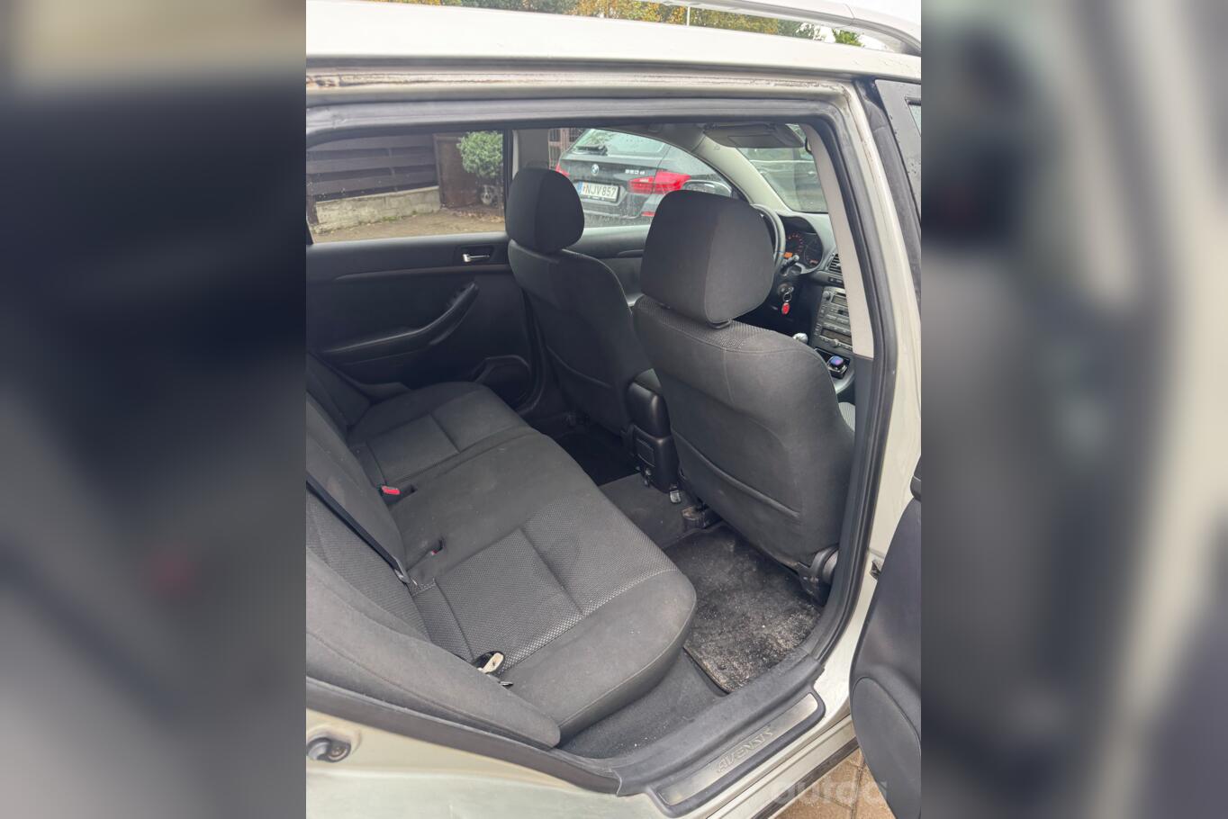 Toyota Avensis 2 generation wagon