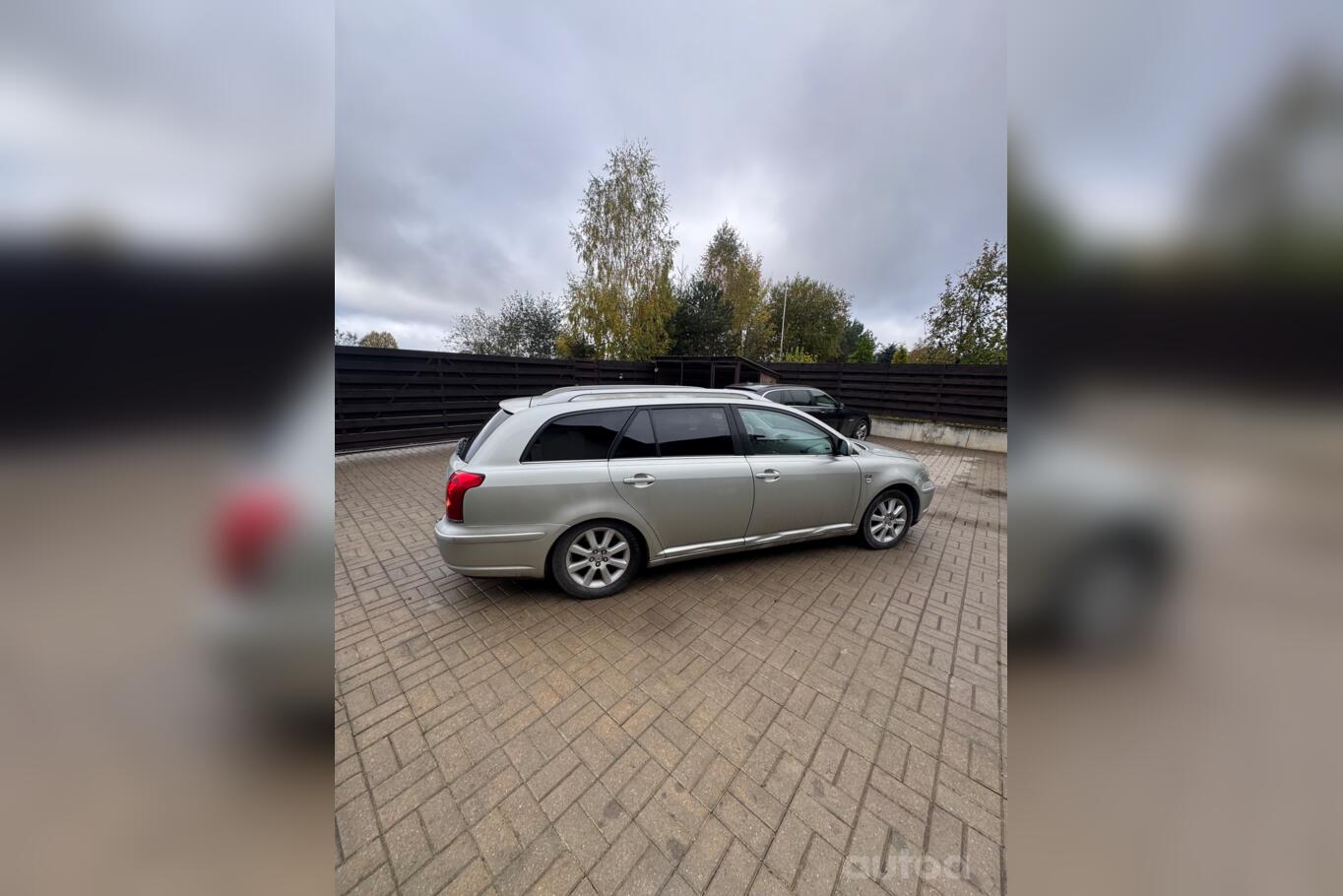 Toyota Avensis 2 generation wagon