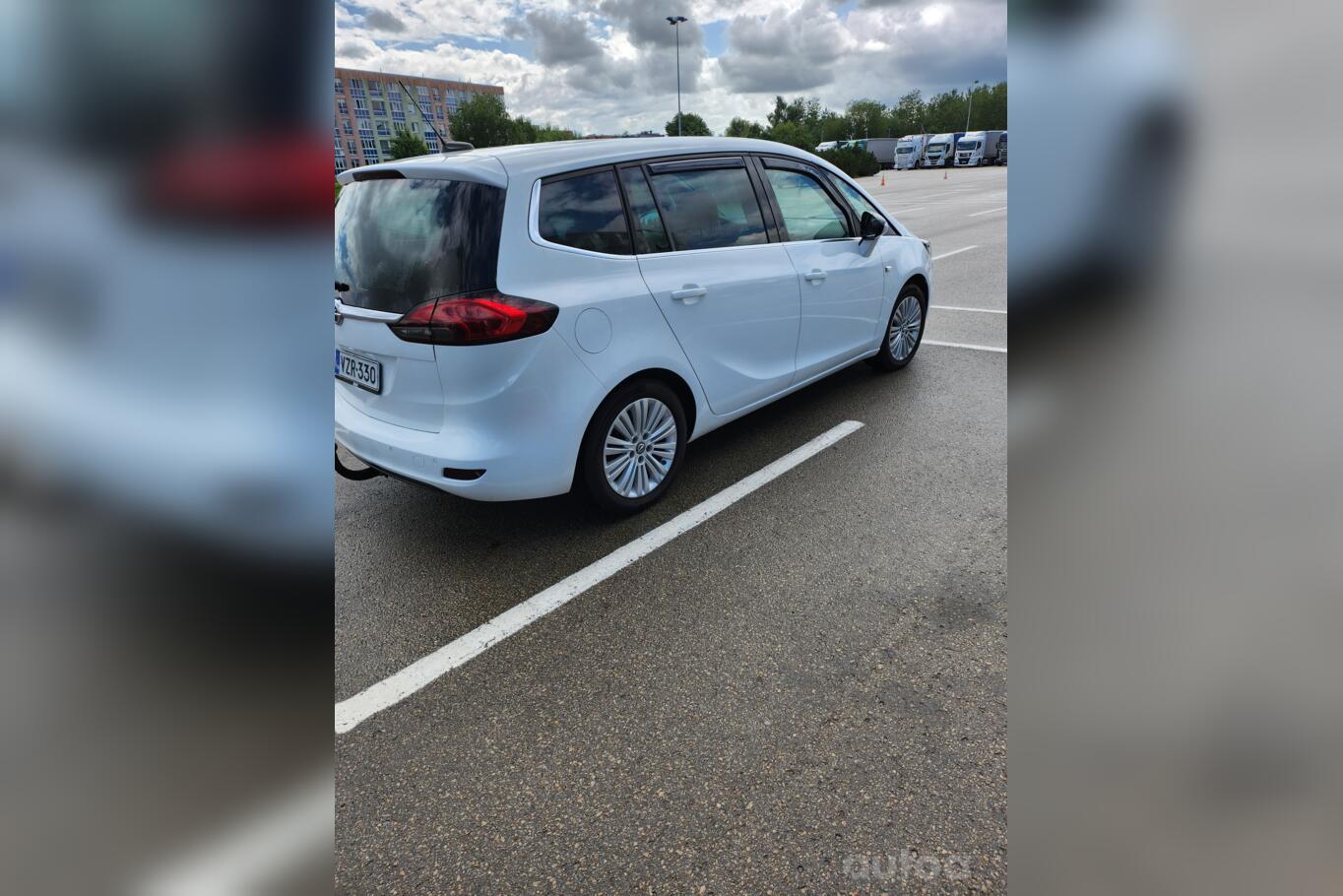 Opel Zafira Tourer 2012