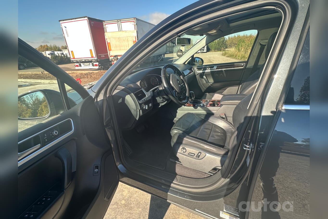 Volkswagen Touareg 2 generation Crossover