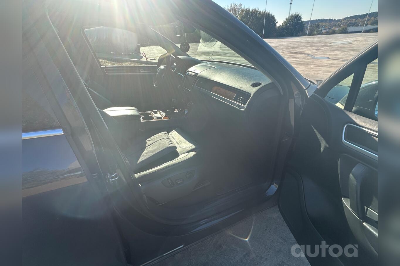 Volkswagen Touareg 2 generation Crossover