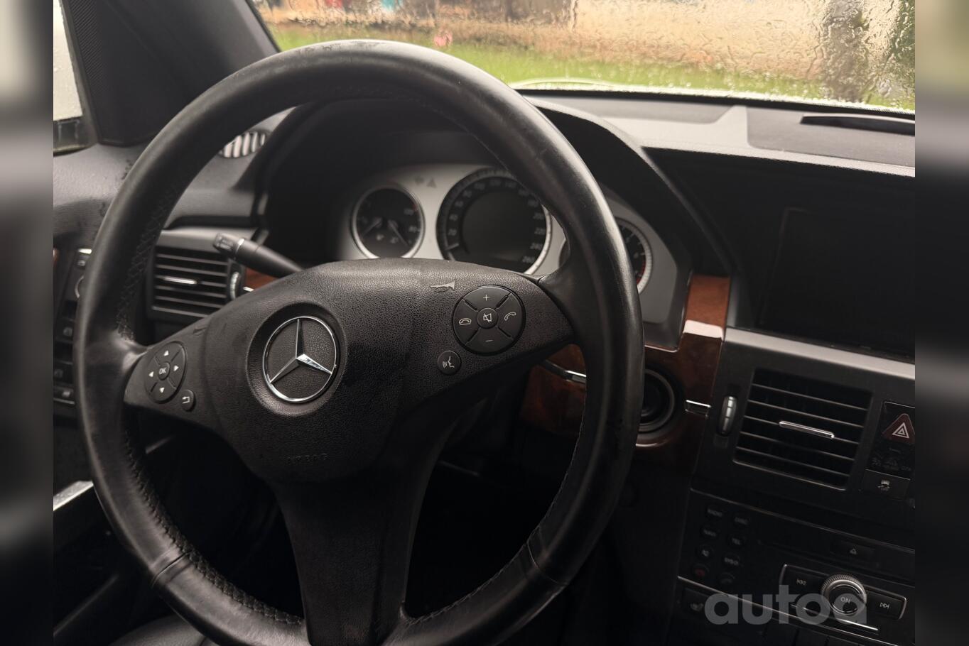 Mercedes-Benz GLK350