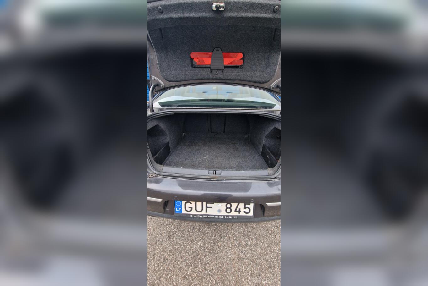 Volkswagen Passat B6 Sedan 4-doors