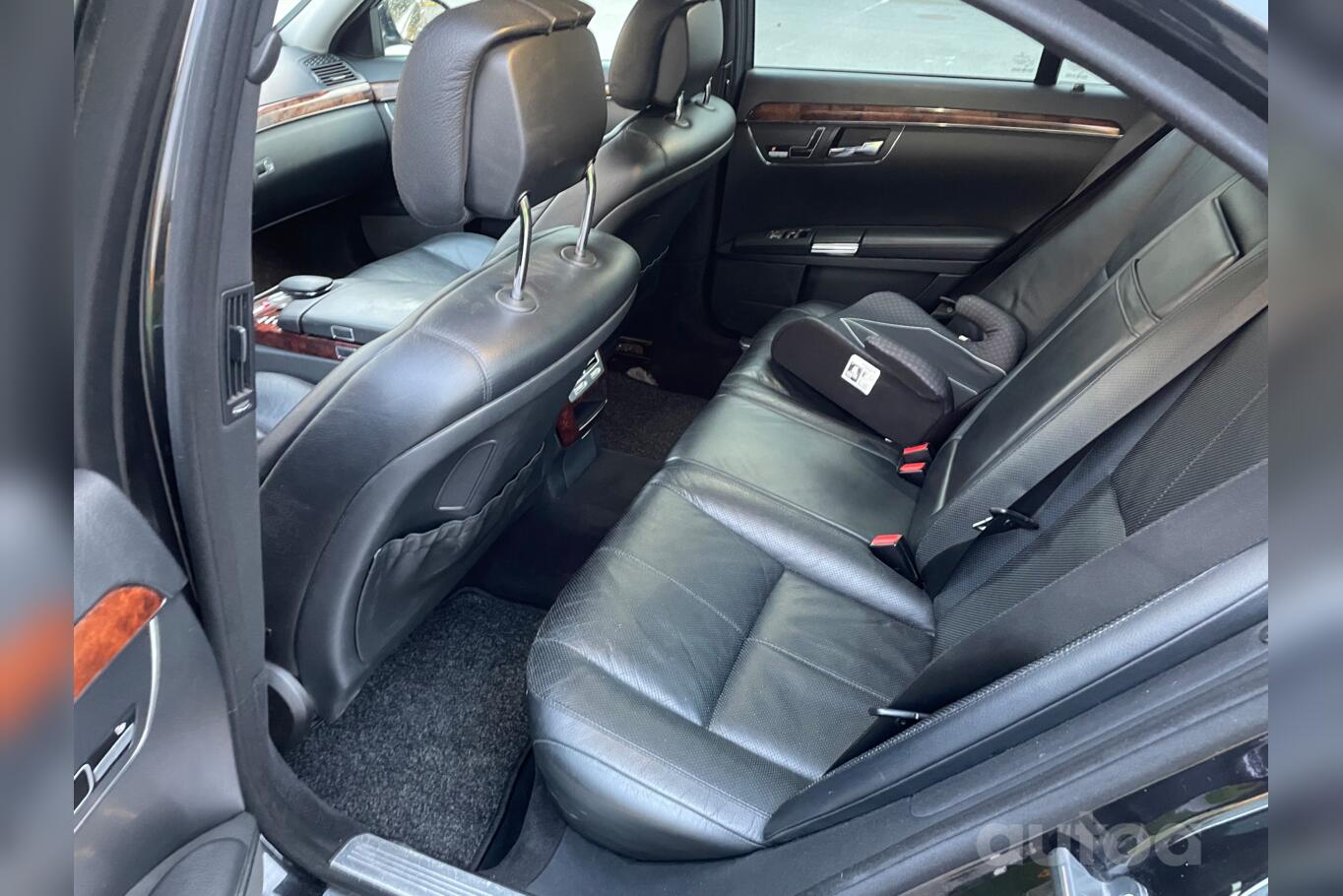 Mercedes-Benz S-Class W221 Sedan