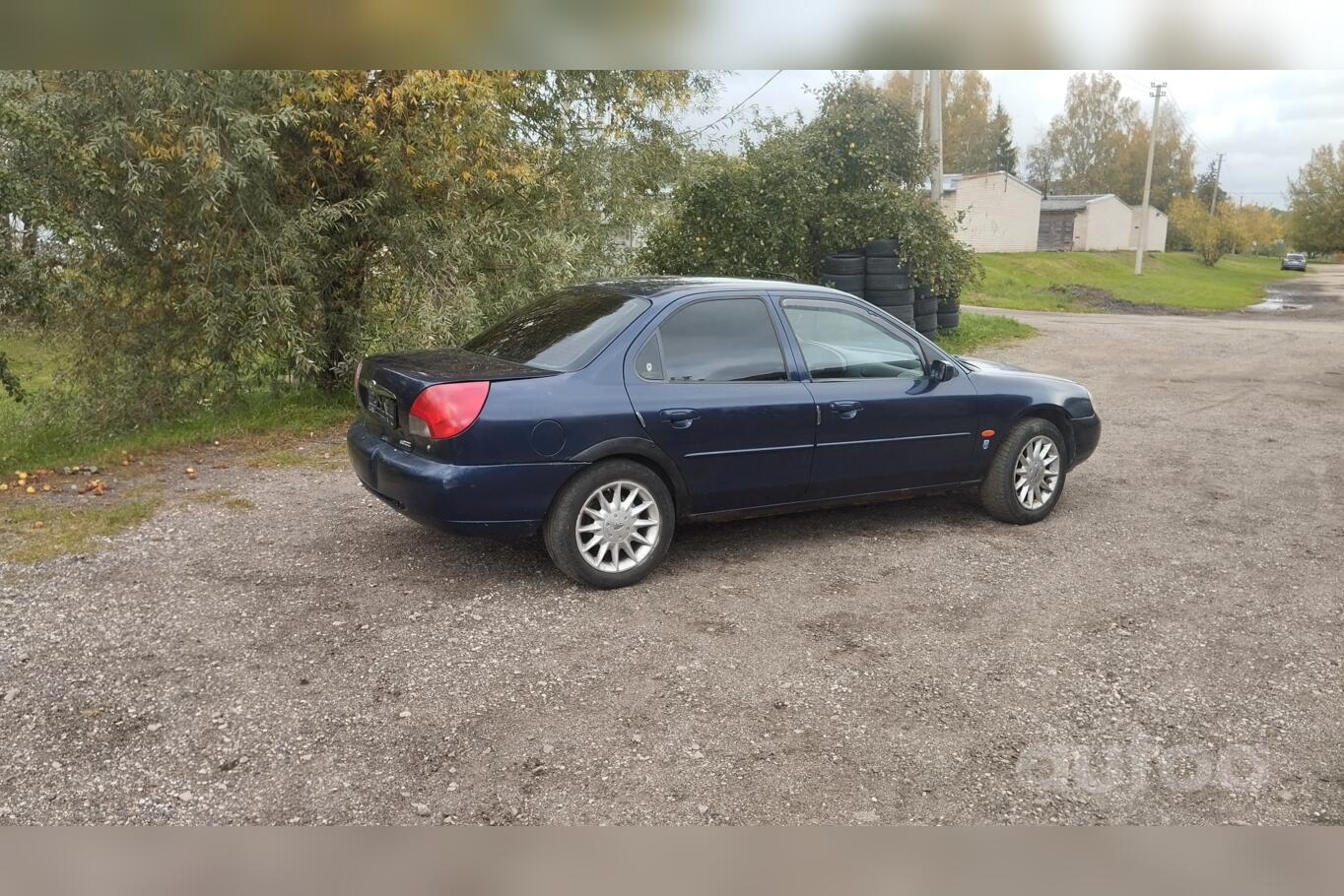 Ford Mondeo 2 generation Sedan