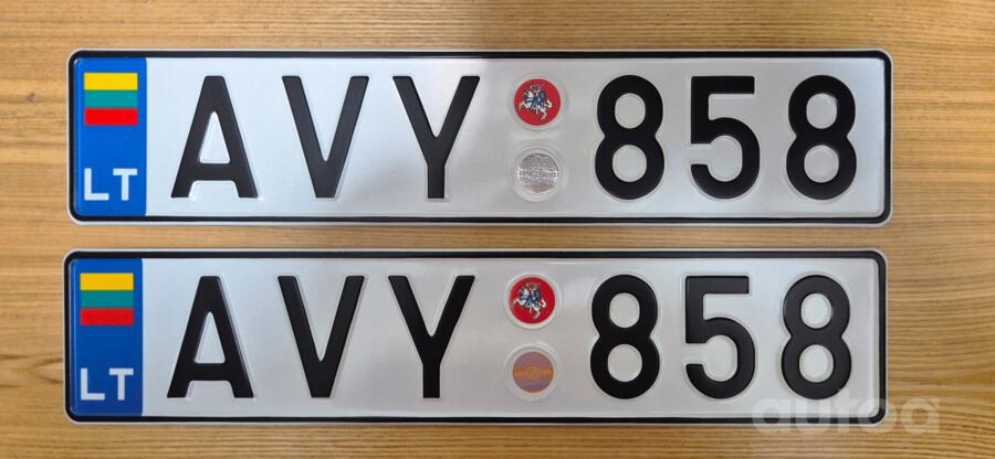 AVY  858