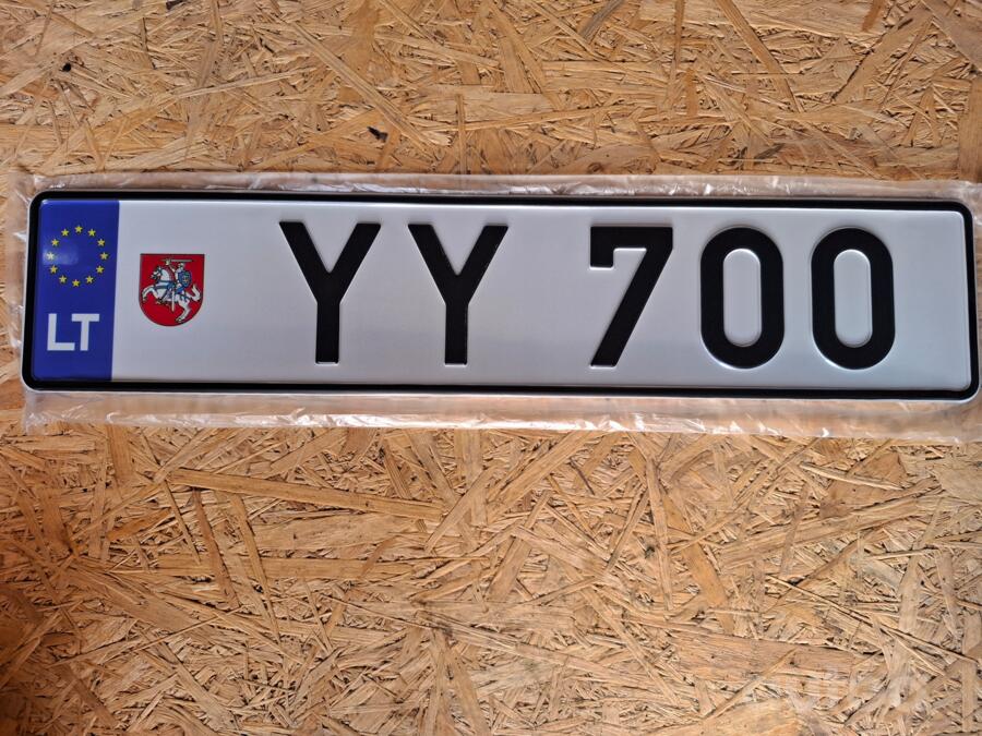 YY700
