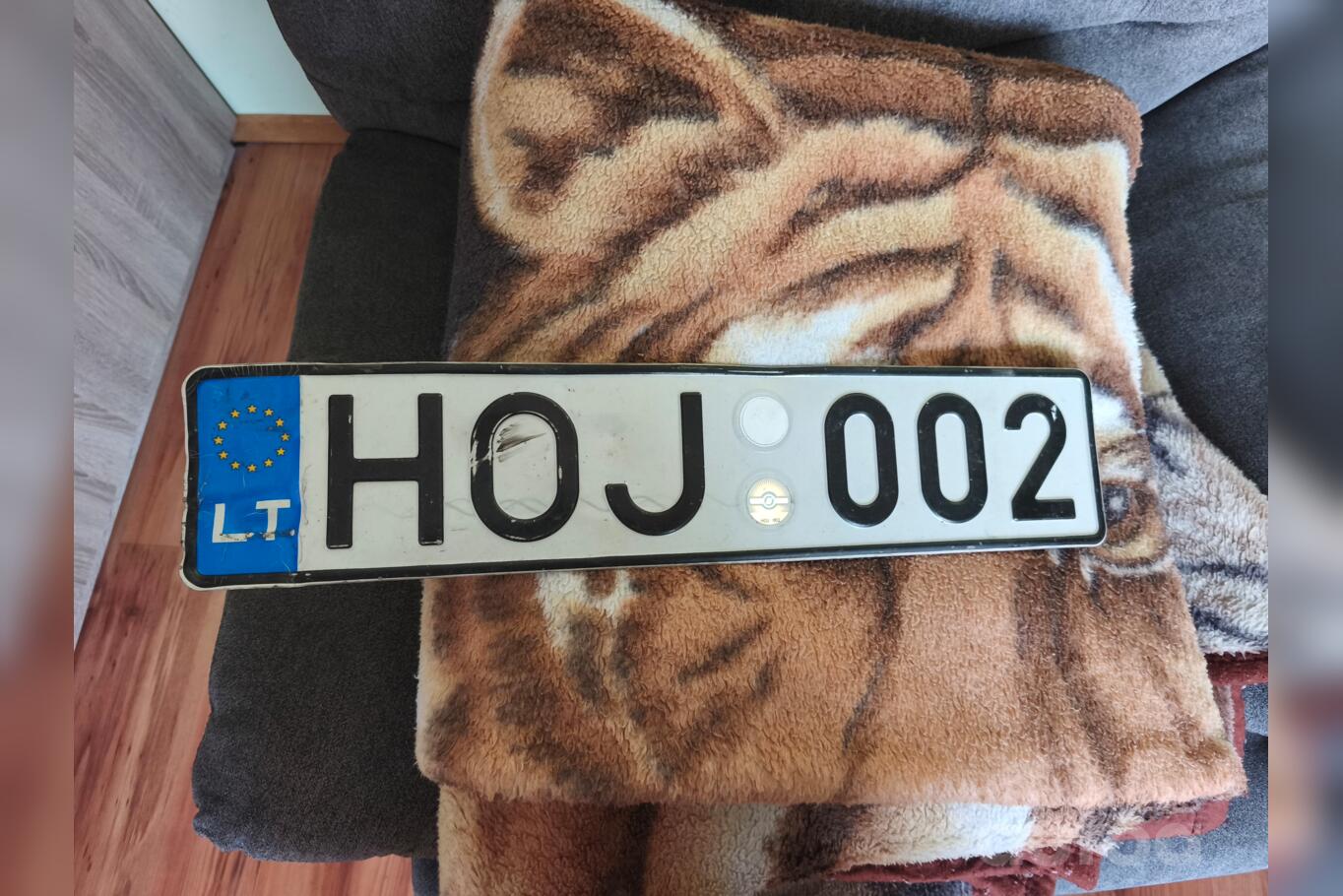 HOJ 002