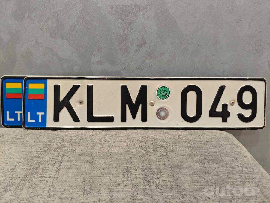 KLM049