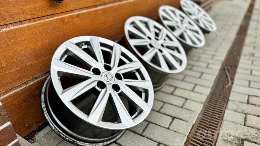 Lexus, Легкого сплава