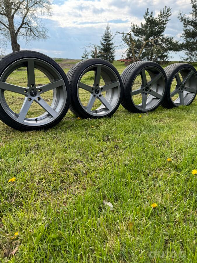 Vossen replikos, Легкого сплава