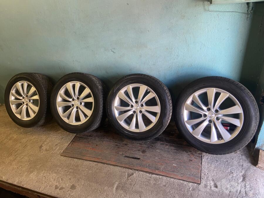 TESLA, aliaj ușor