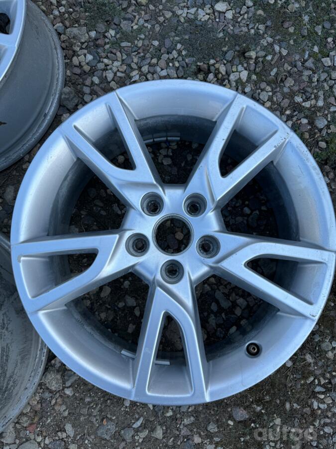 Audi, aliaj ușor