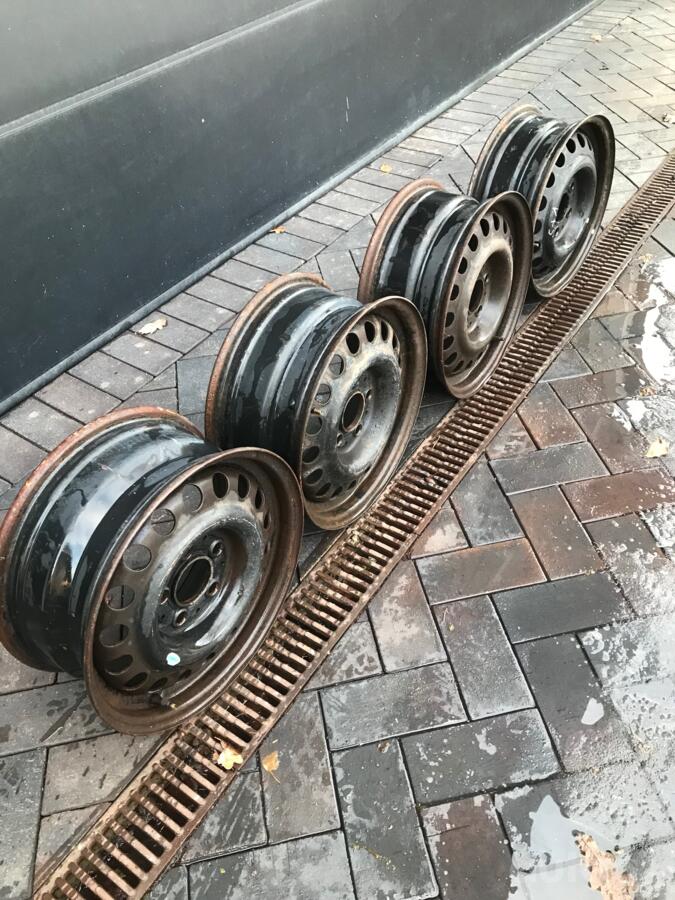 Mercedes, oțel ștanțat