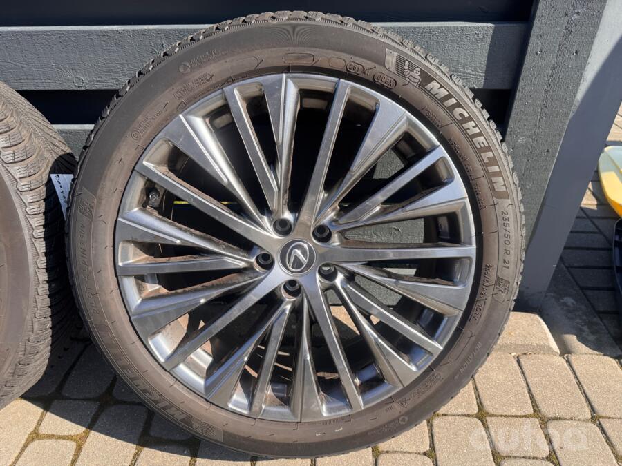 Lexus, aliaj ușor