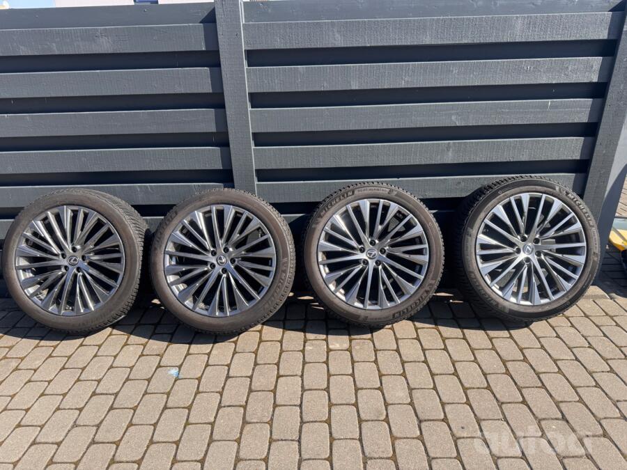 Lexus, light alloy