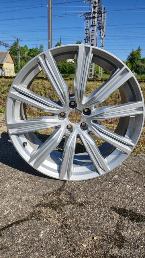 Audi, oțel ștanțat