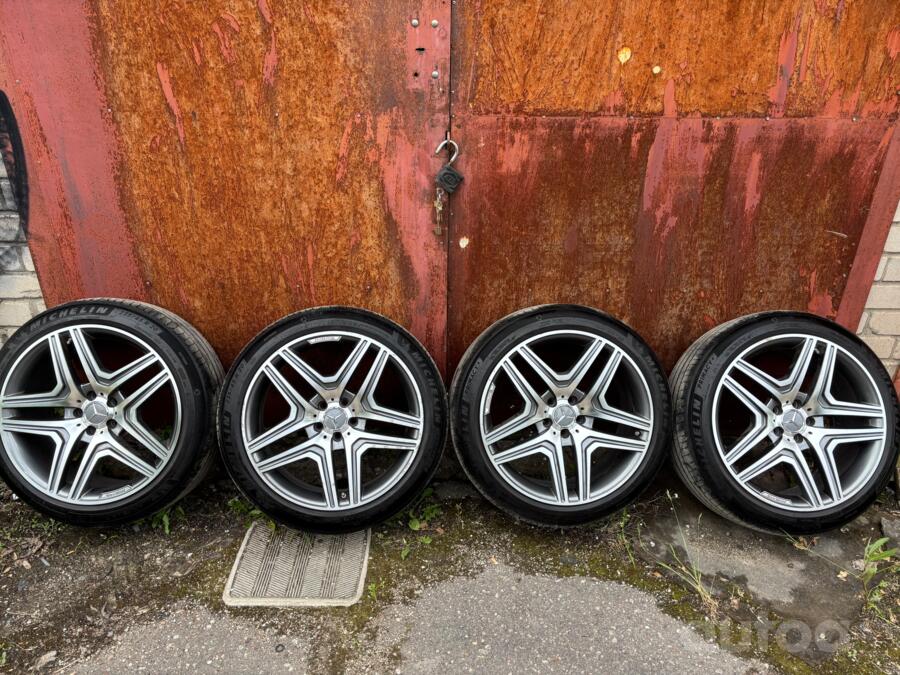 Mercedes Benz, aliaj ușor