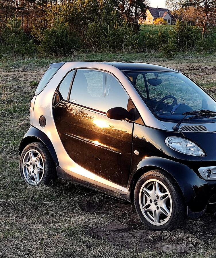 Smart, light alloy