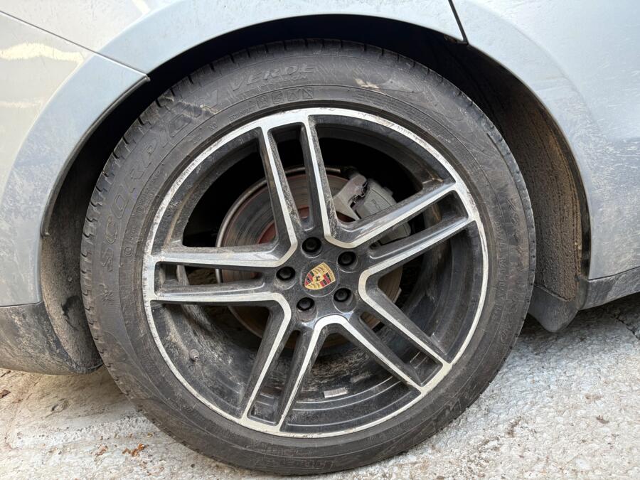 Porsche, light alloy