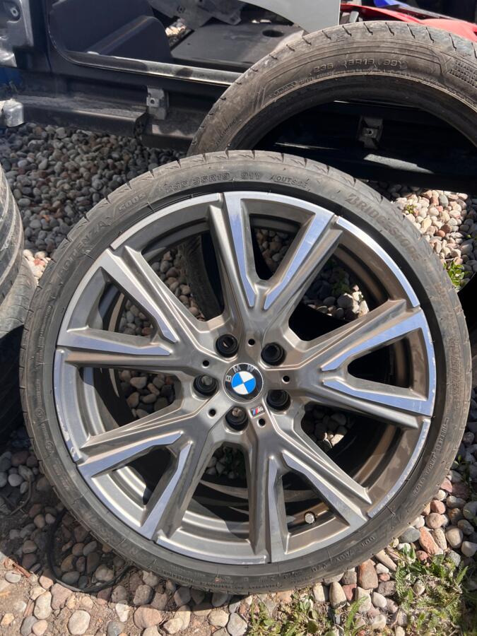 Bmw, light alloy