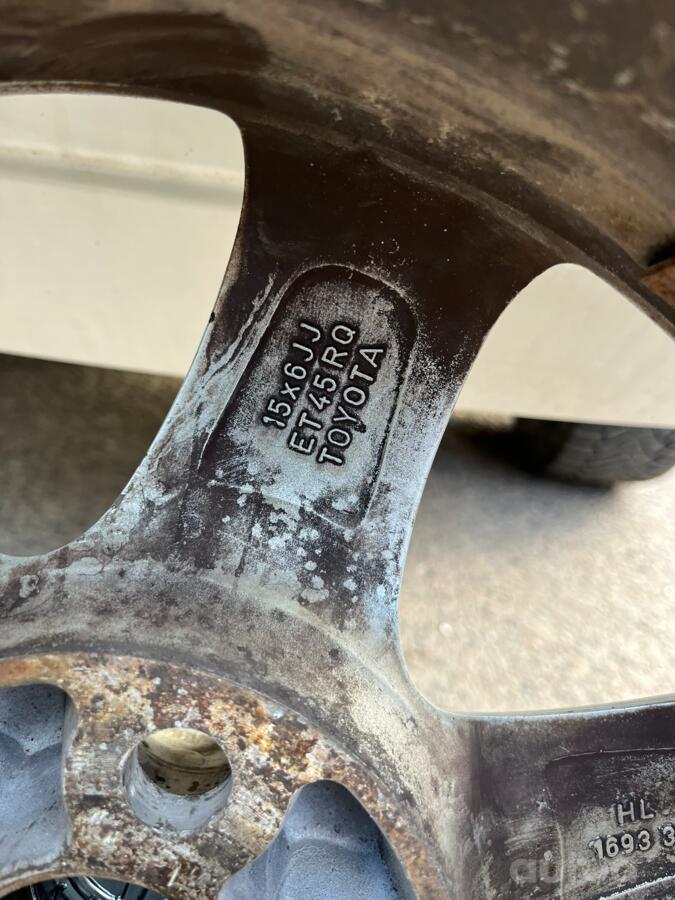 Toyota, aliaj ușor