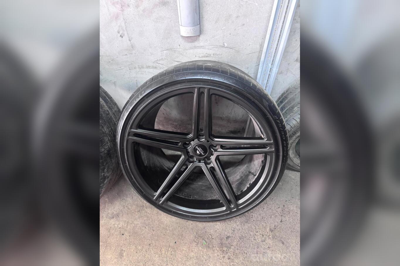 BMW, light alloy