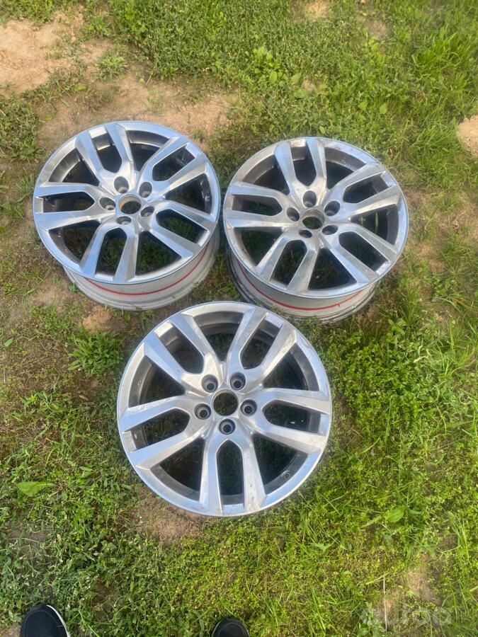 Lexus, light alloy