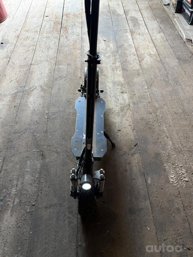 Beaster Scooter Bs11