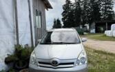 Toyota Corolla Verso 1 generation Minivan