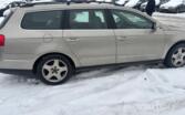 Volkswagen Passat B6 wagon 5-doors
