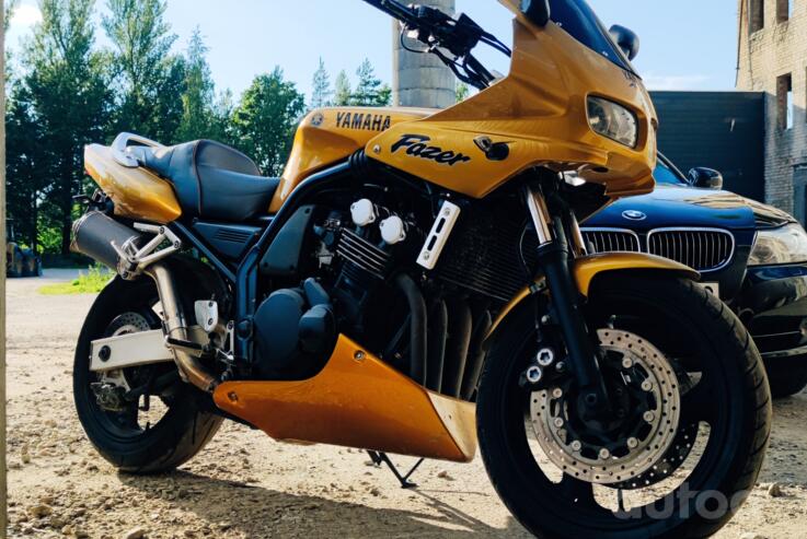 Yamaha FZS 600 Fazer