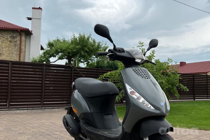 Piaggio Zip 50