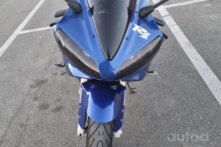 Yamaha R1