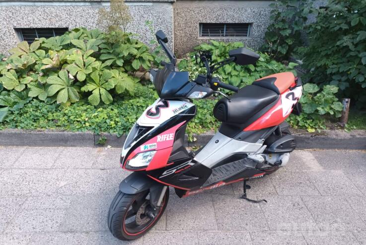 Aprilia SR