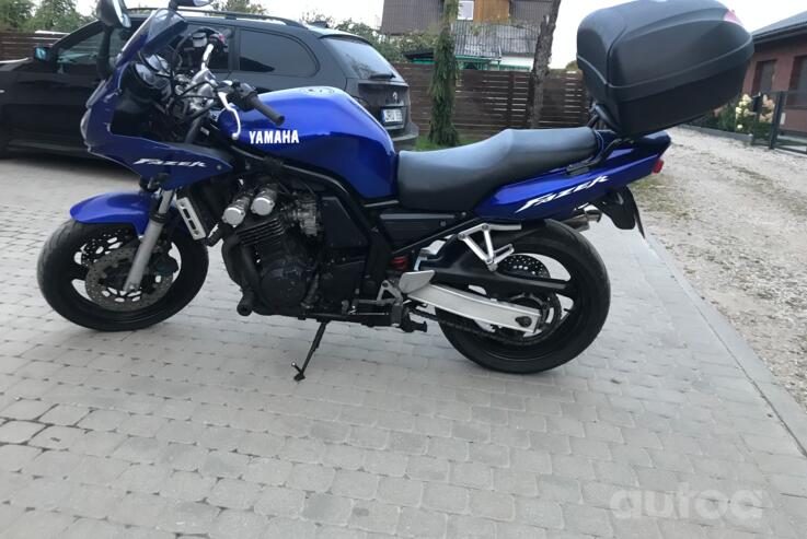 Yamaha FZS 600 Fazer