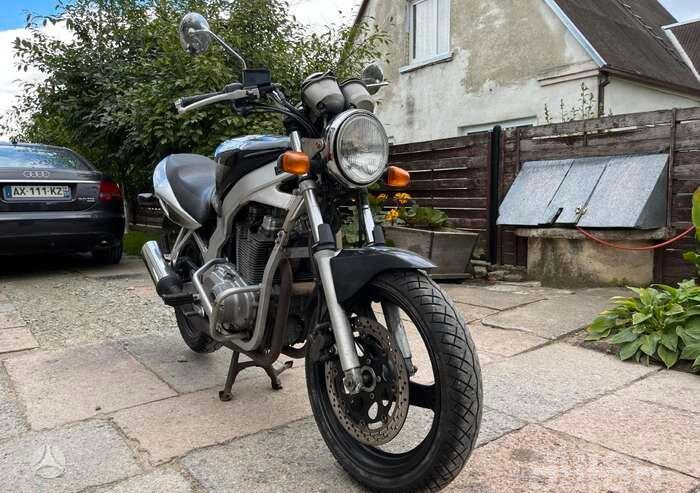 Suzuki GS