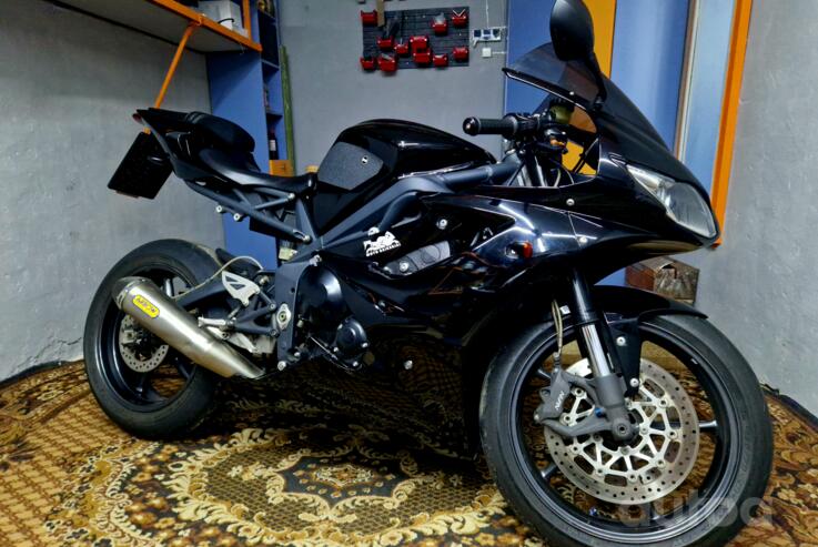 Triumph Daytona 675