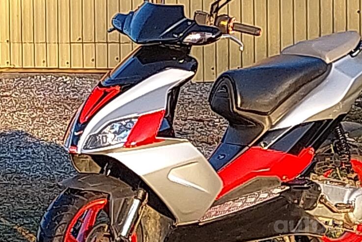 Aprilia SR