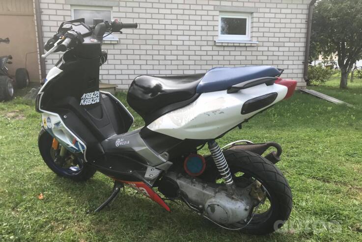 Aprilia SR