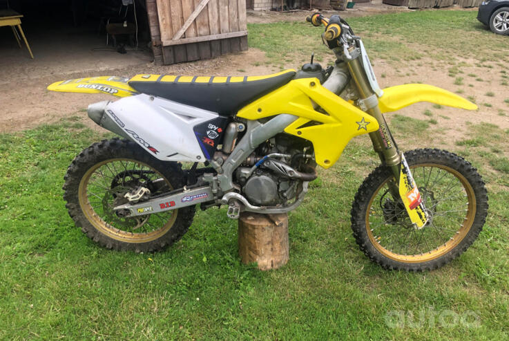 Suzuki RM