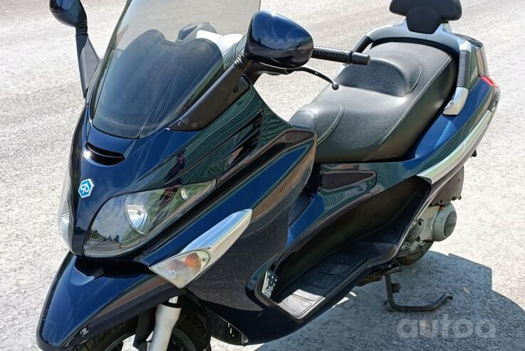 Piaggio X9