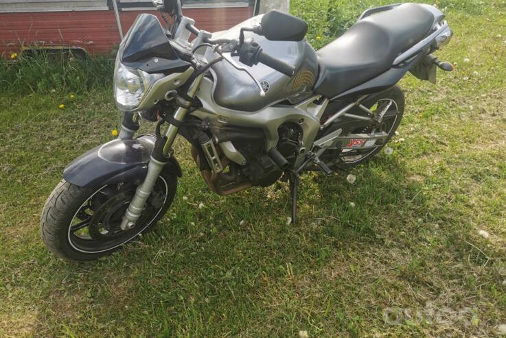 Yamaha FZ