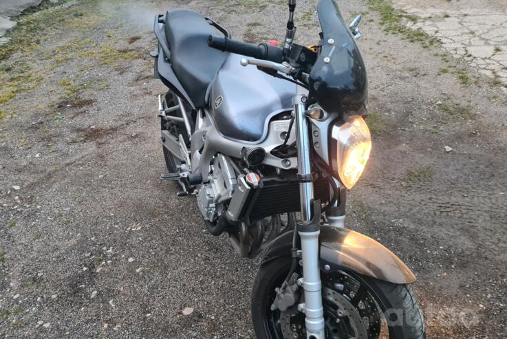 Yamaha FZS 600 Fazer