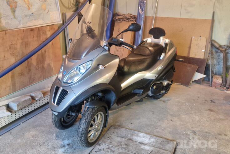 Piaggio MP3