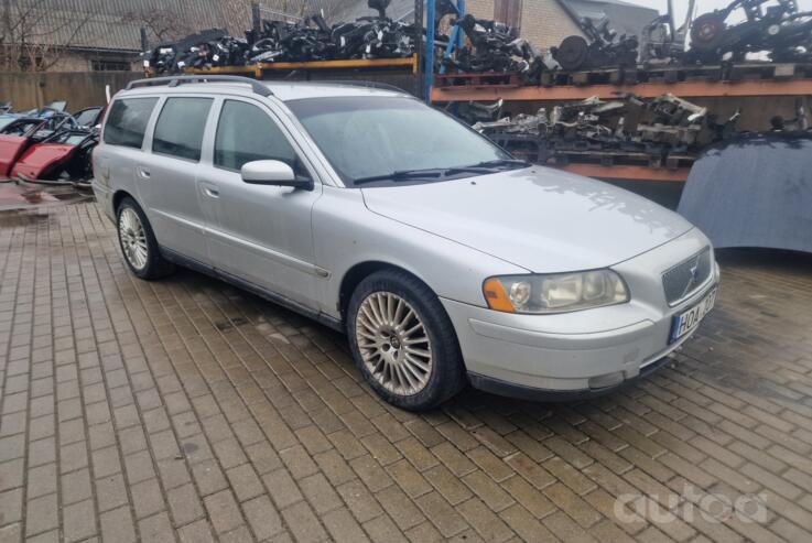 Volvo V70 2 generation [restyling] wagon 5-doors