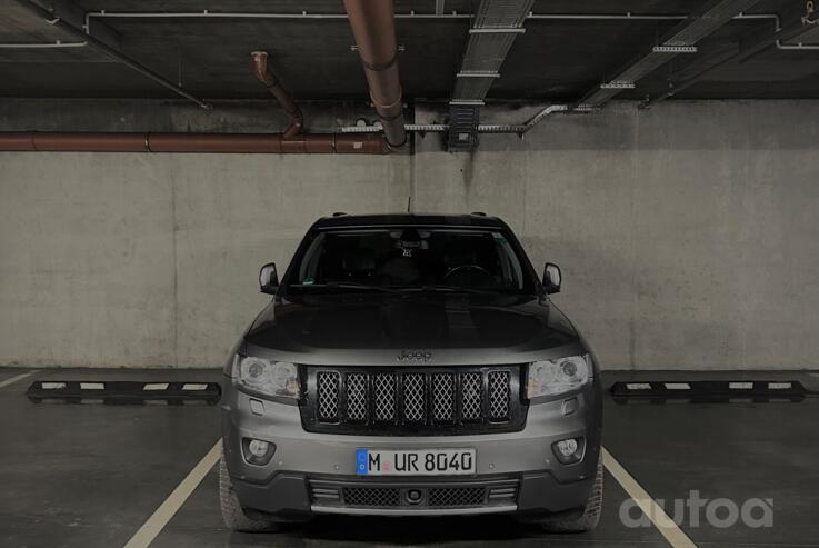 Jeep Grand Cherokee WK2 SUV