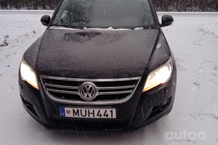 Volkswagen Tiguan 1 generation Crossover