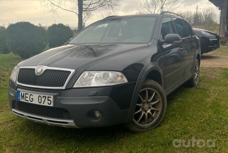 Skoda Octavia 2 generation Combi Scout wagon 5-doors