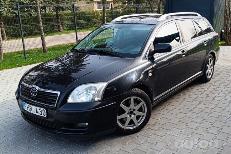 Toyota Avensis 2 generation wagon